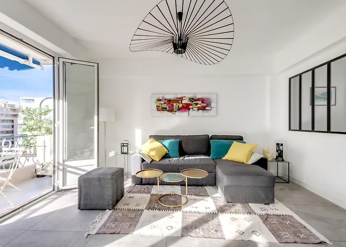 Daire Centre-ville - *